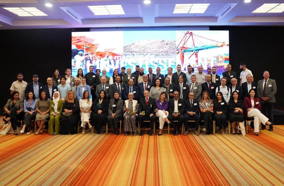 Photo de groupe des participants de la première édition